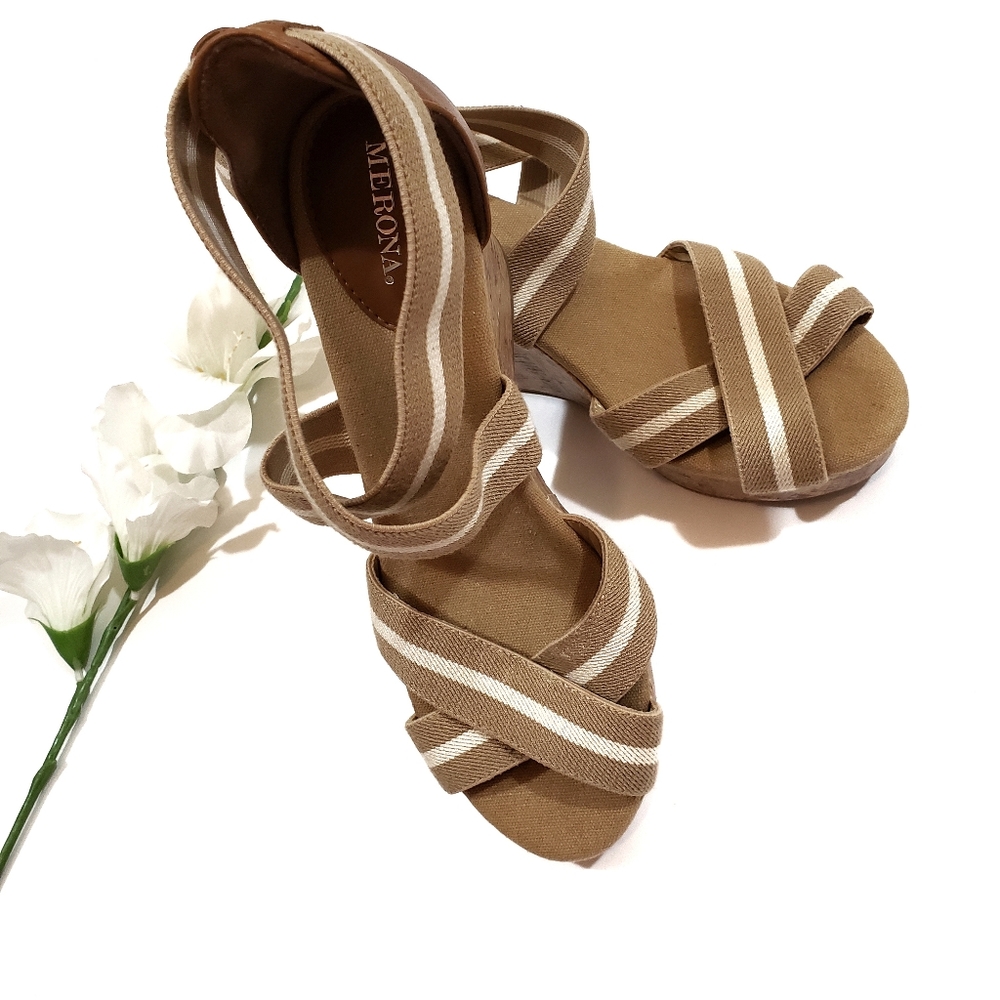 MERONA Sandal Wedge Tan and White  Size 9.5